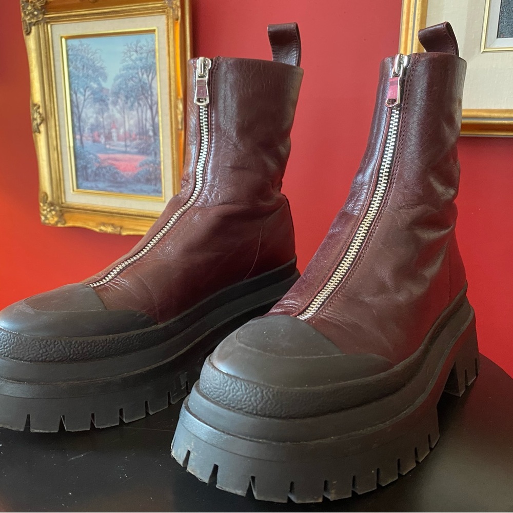 〰️ Zara Chucky Platform Sole Boots Lug-Sole Combat Boots in Burgundy Leather 〰️